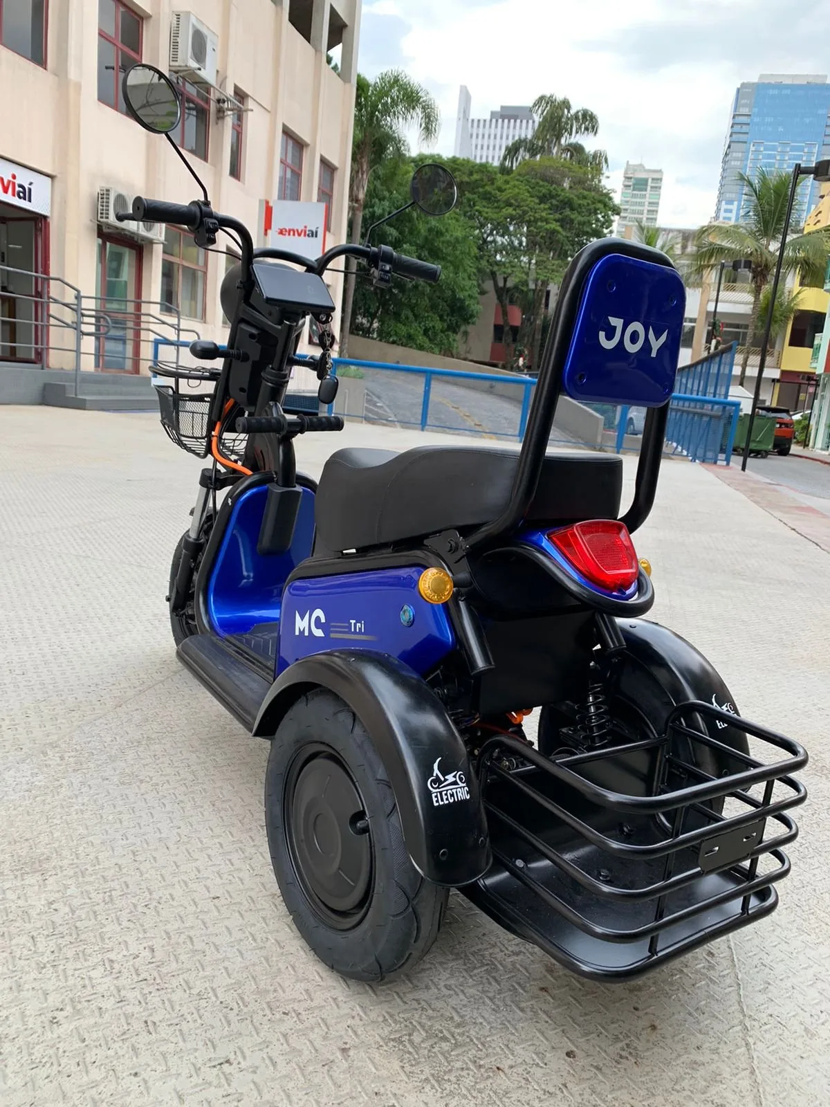TRICICLO ELÉTRICO 600W - Miniatura 6