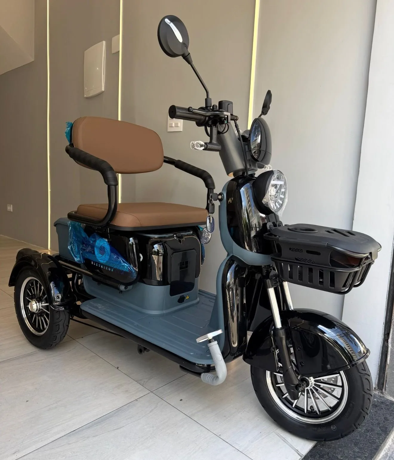 TRICICLO ELÉTRICO TRÊS LUGARES 1000W - Miniatura 5